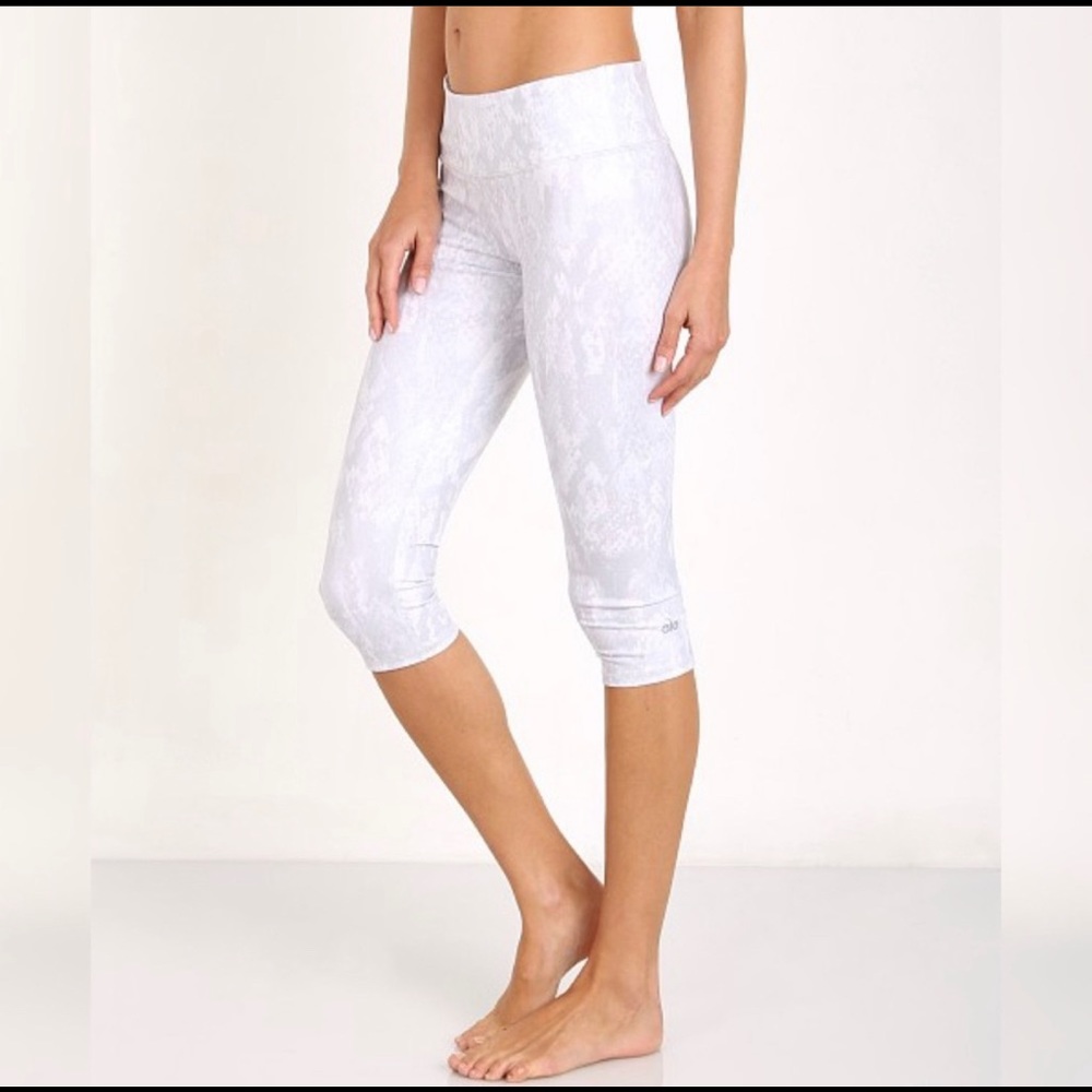 Alo Yoga Airbrush Vapor Python Capri Leggings, L